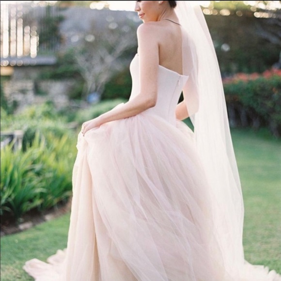 VERA WANG 2019 SS Wedding Dress - Picture 2 of 5